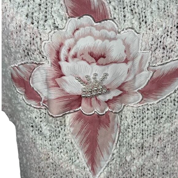 Partners by Mervyns Short Sleeve Knit Floral Pearl Accent Sweater Size Medium - Picture 2 of 7